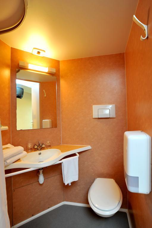 Hotel 4 Saisons Onet-le-Château Exteriör bild