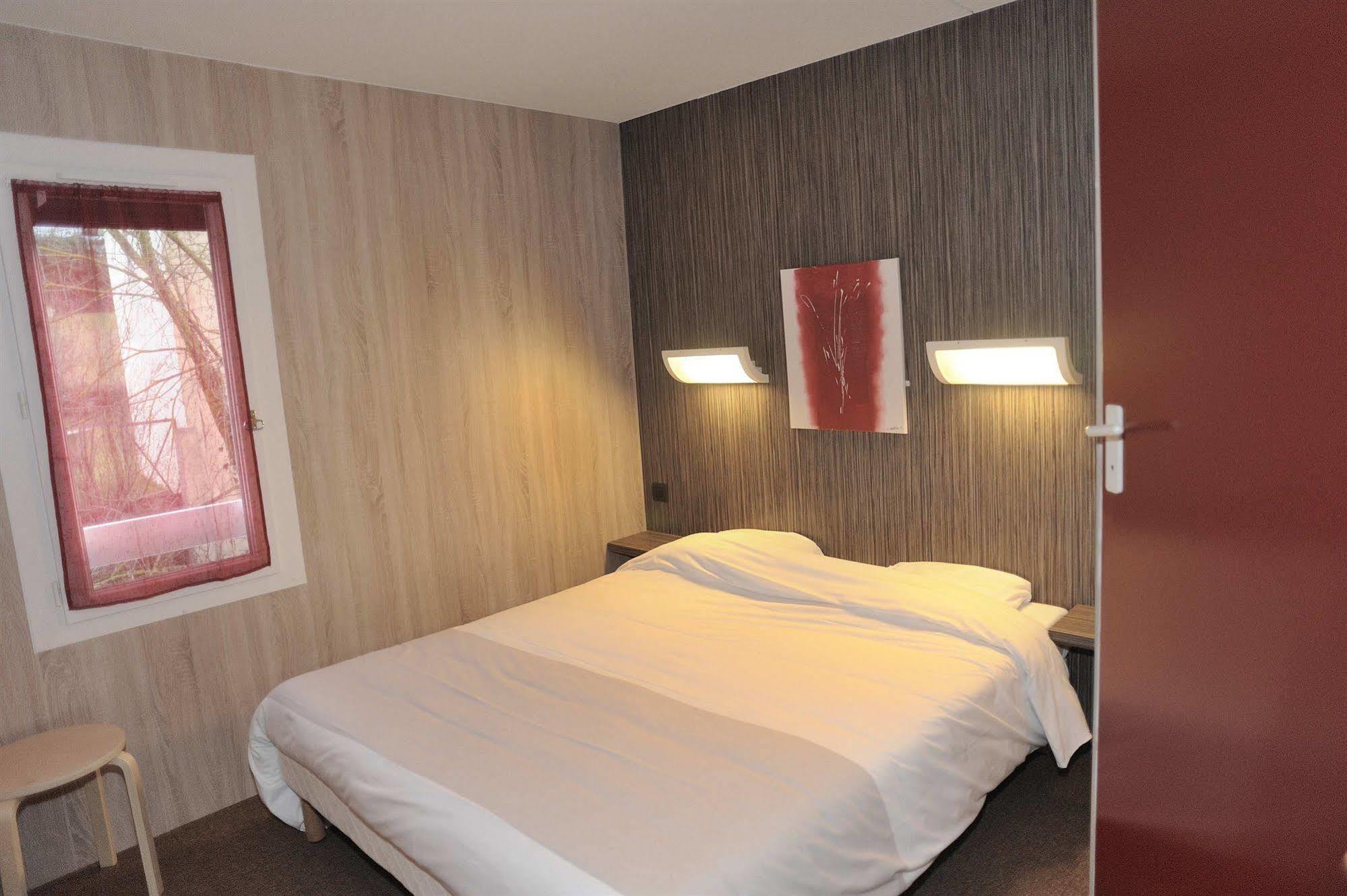 Hotel 4 Saisons Onet-le-Château Exteriör bild