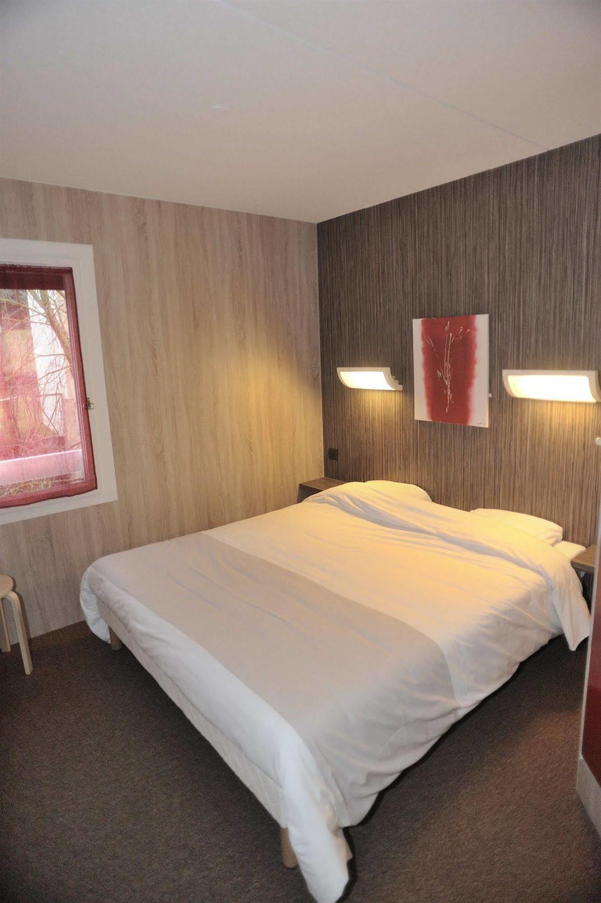 Hotel 4 Saisons Onet-le-Château Exteriör bild