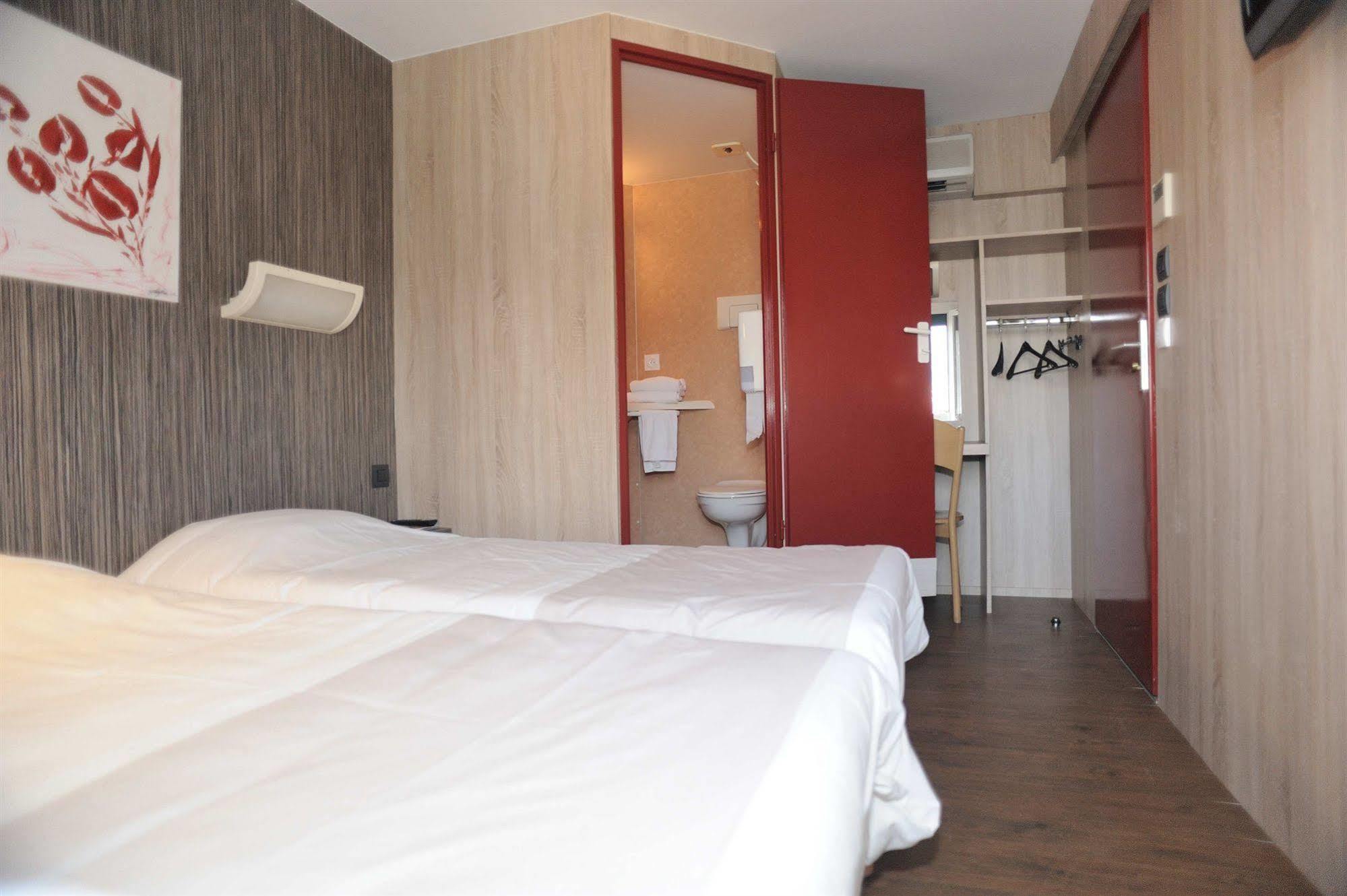 Hotel 4 Saisons Onet-le-Château Exteriör bild