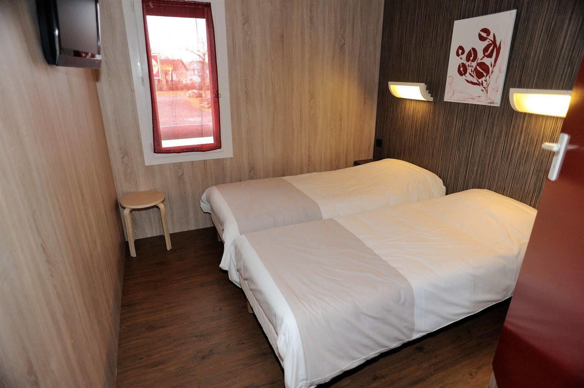 Hotel 4 Saisons Onet-le-Château Exteriör bild